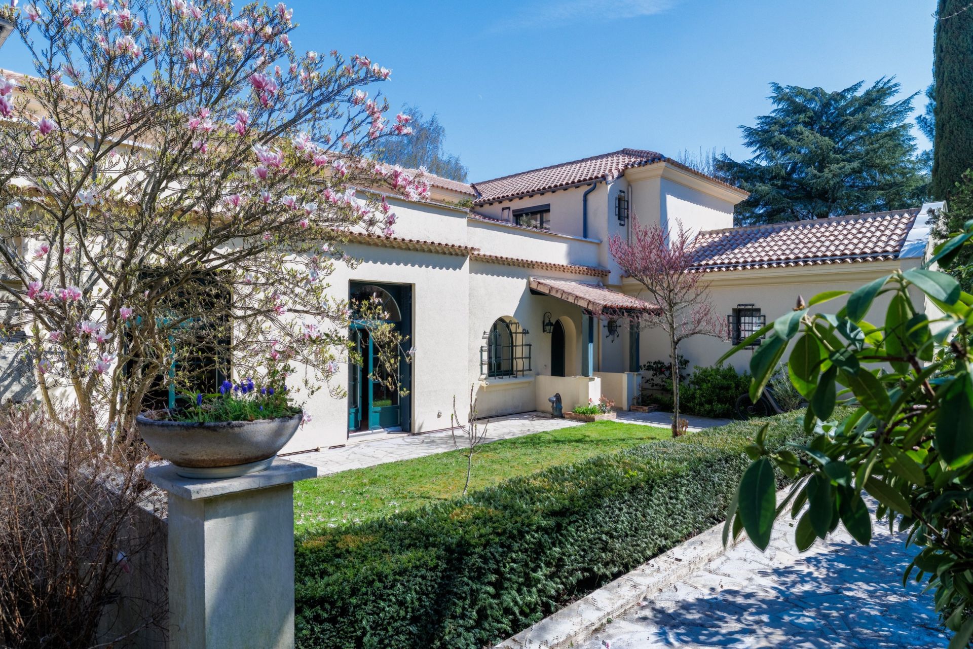villa 9 pièces en vente sur GARCHES (92380) Vente Villa Garches 92380 440 m²