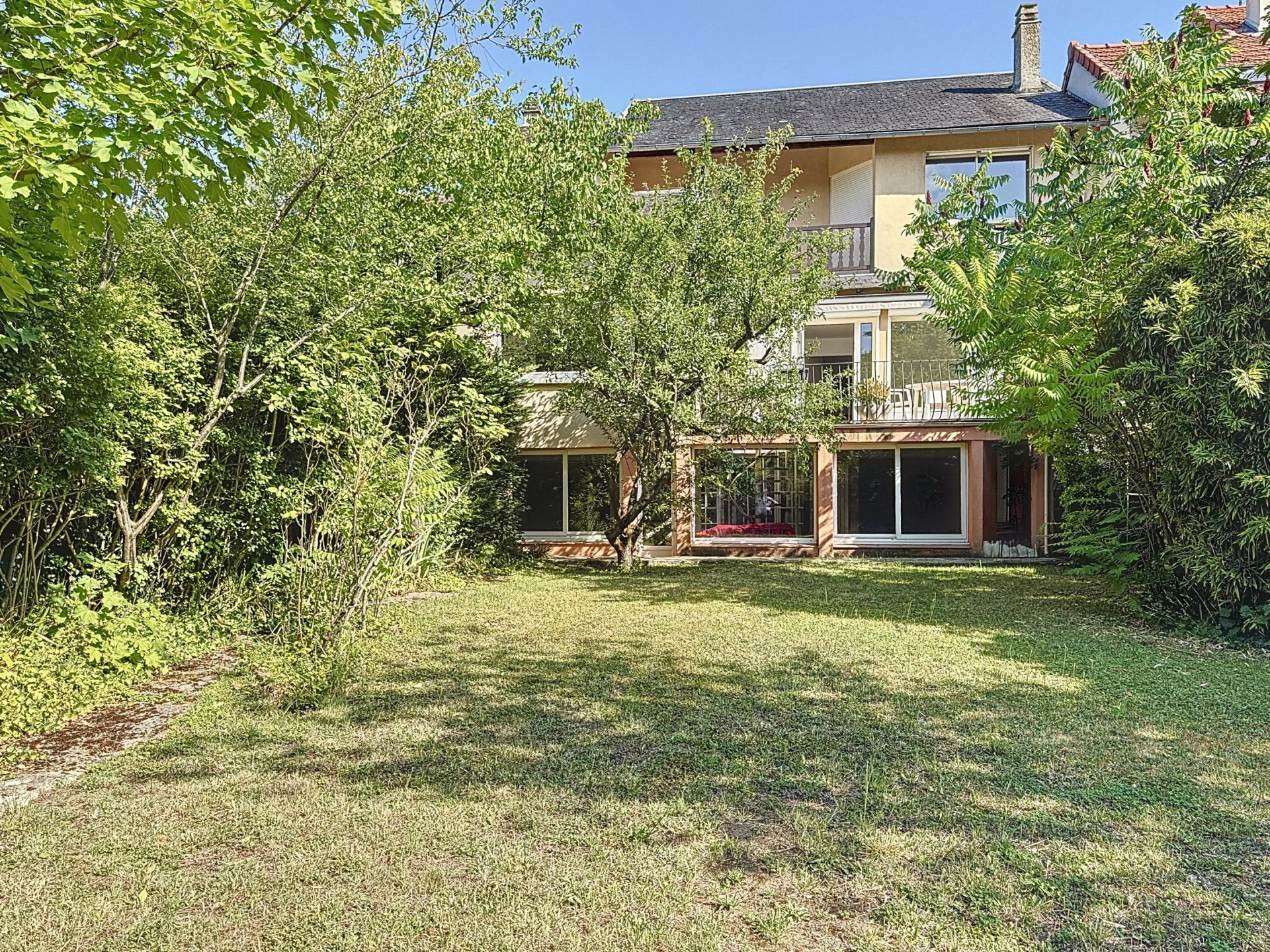 Acheter Maison 11 Pièces 219.58 m² Rueil-Malmaison