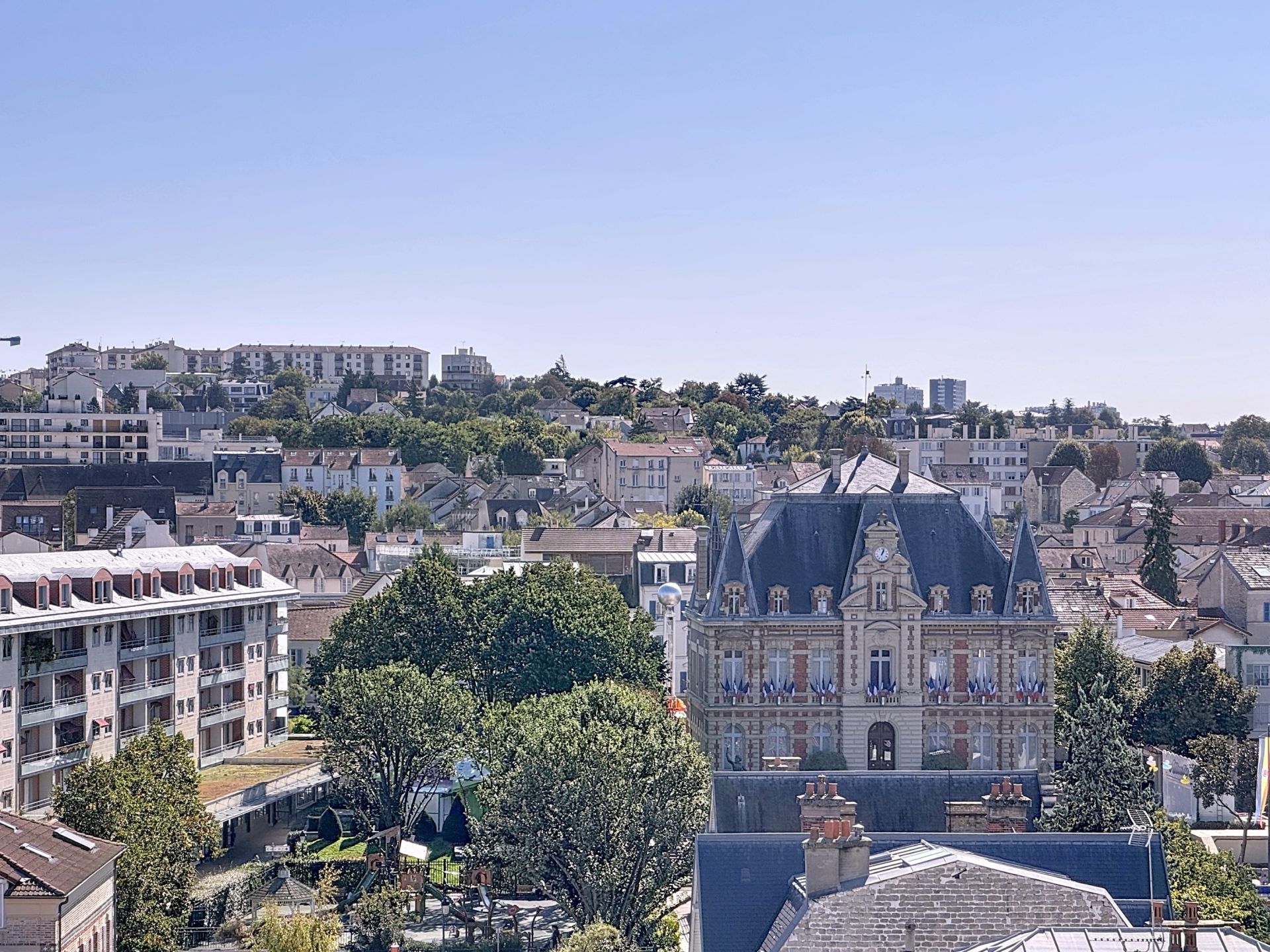 Acheter Appartement 4 Pièces 93.87 m² Rueil-Malmaison