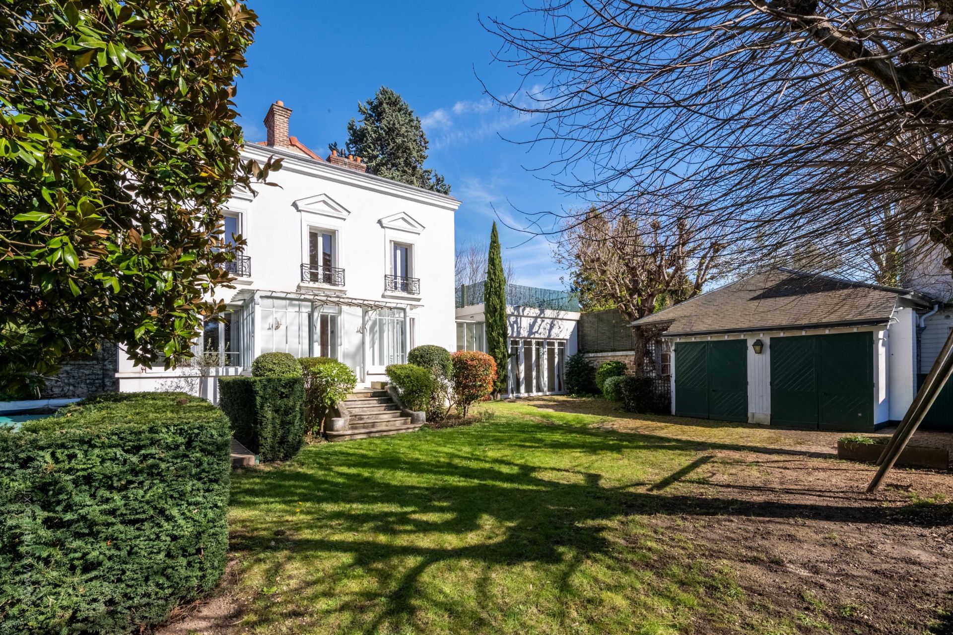 Louer Maison 8&nbsp;Pièces 238.79&nbsp;m² Rueil-Malmaison