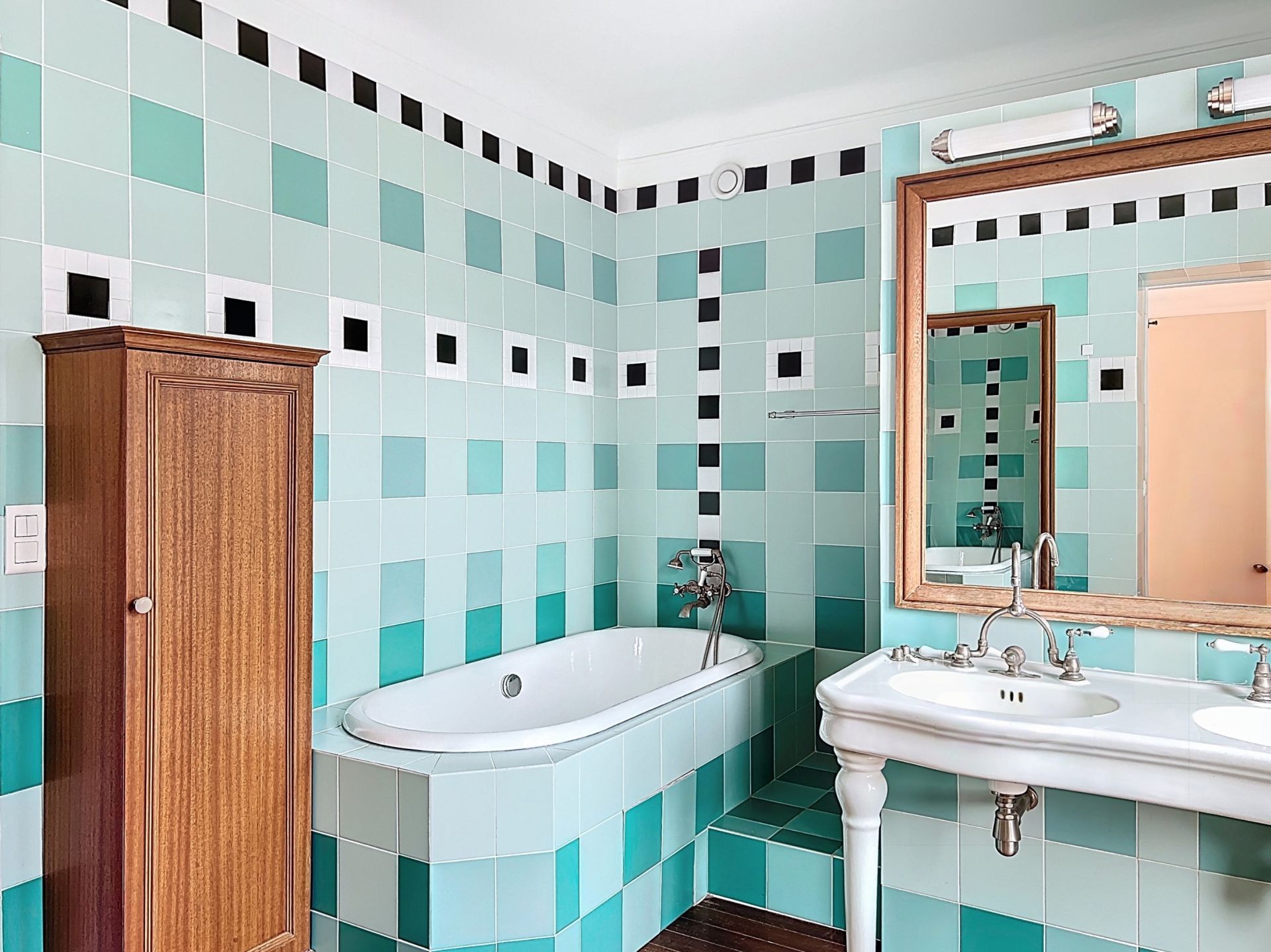 Louer Maison 8&nbsp;Pièces 238.79&nbsp;m² Rueil-Malmaison