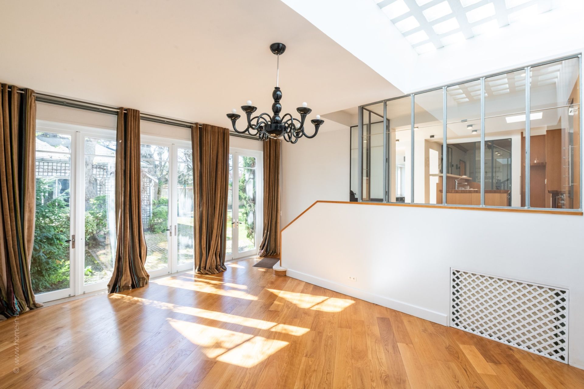 Louer Maison 8&nbsp;Pièces 238.79&nbsp;m² Rueil-Malmaison