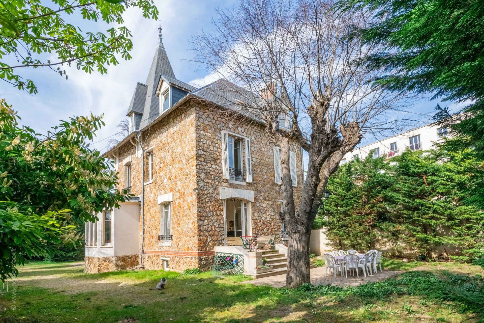 Acheter Maison 8&nbsp;Pièces 216&nbsp;m² Rueil-Malmaison