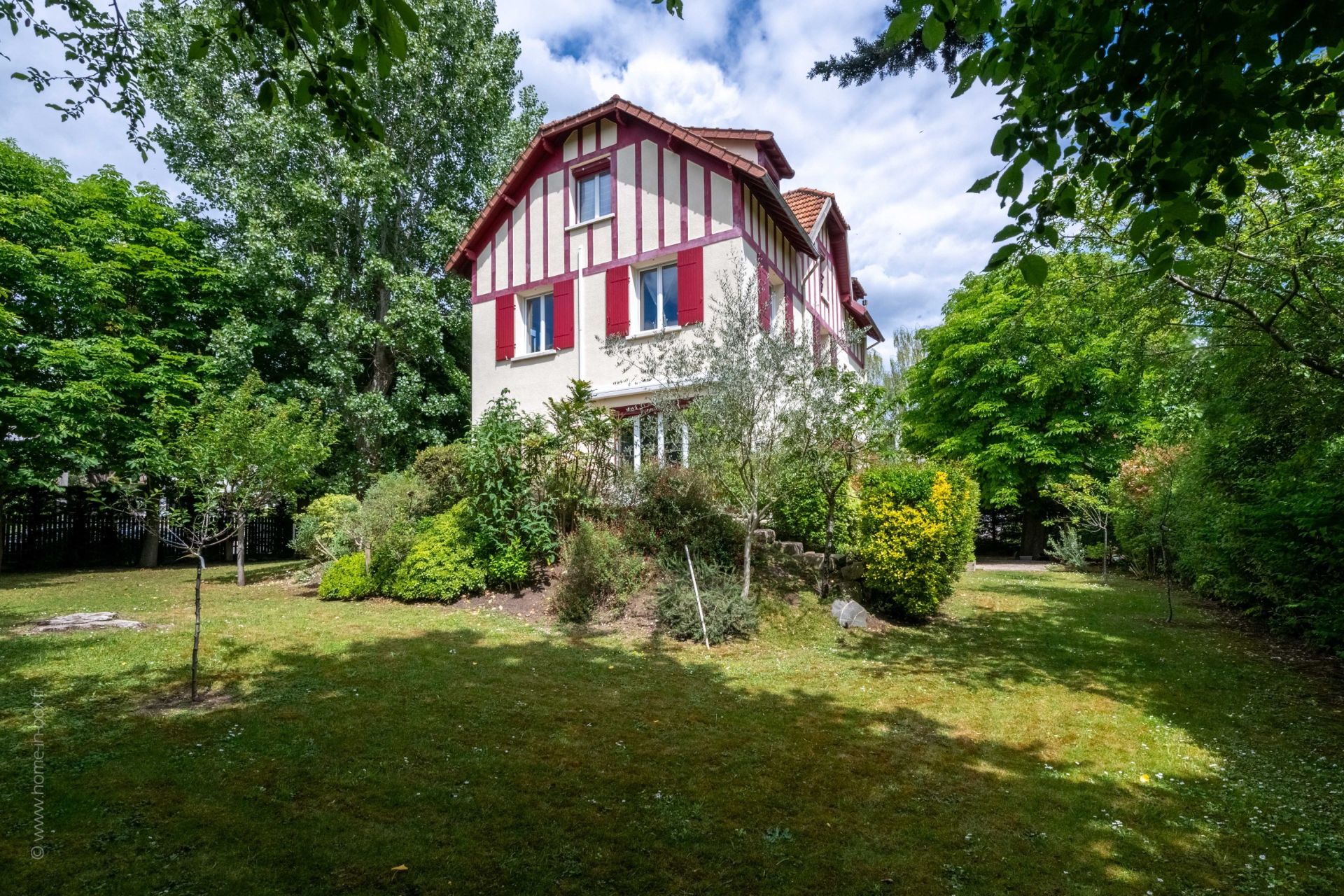 Acheter Maison 10&nbsp;Pièces 213.86&nbsp;m² Rueil-Malmaison