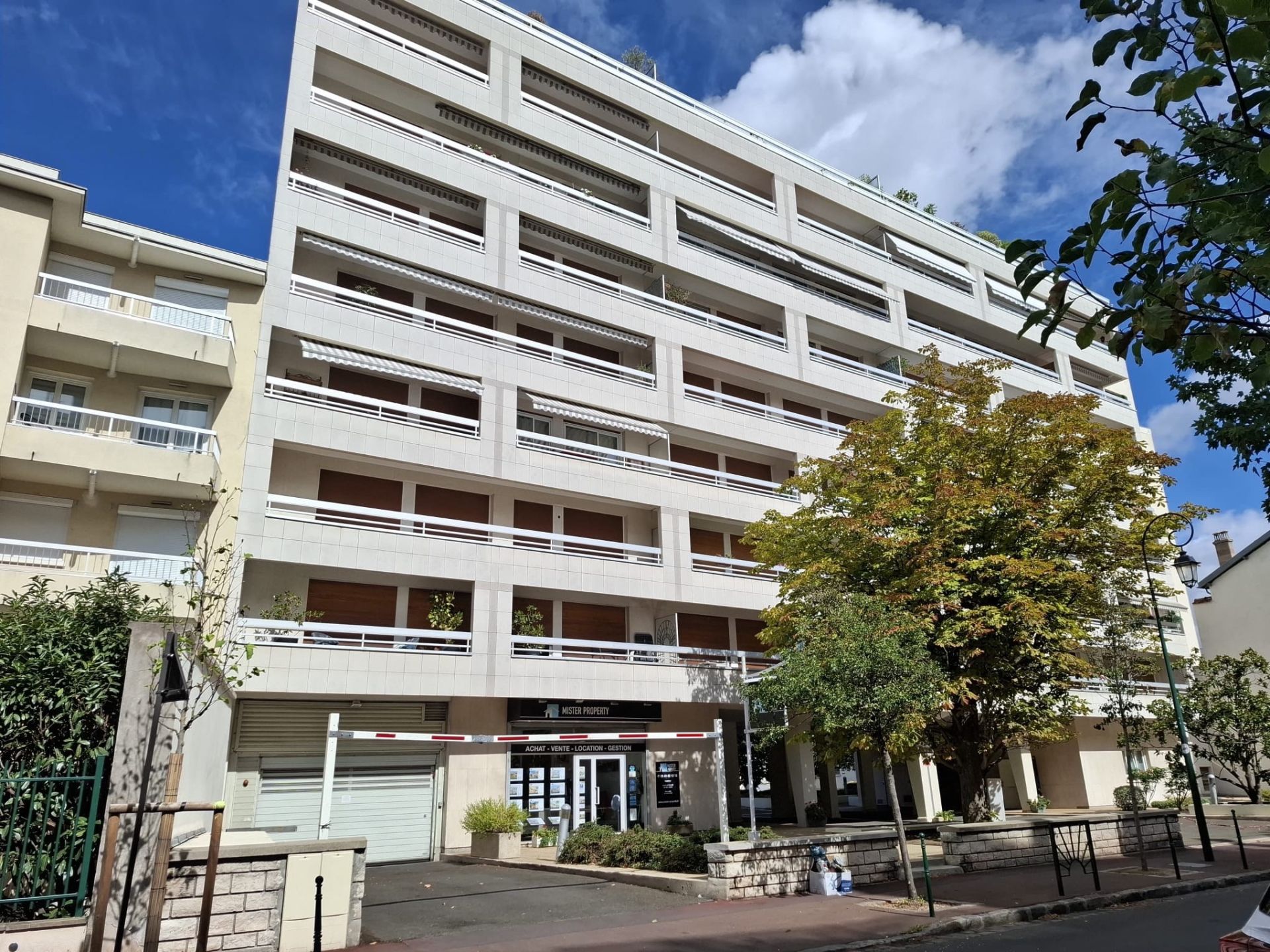 Louer Parking 11.94&nbsp;m² Rueil-Malmaison