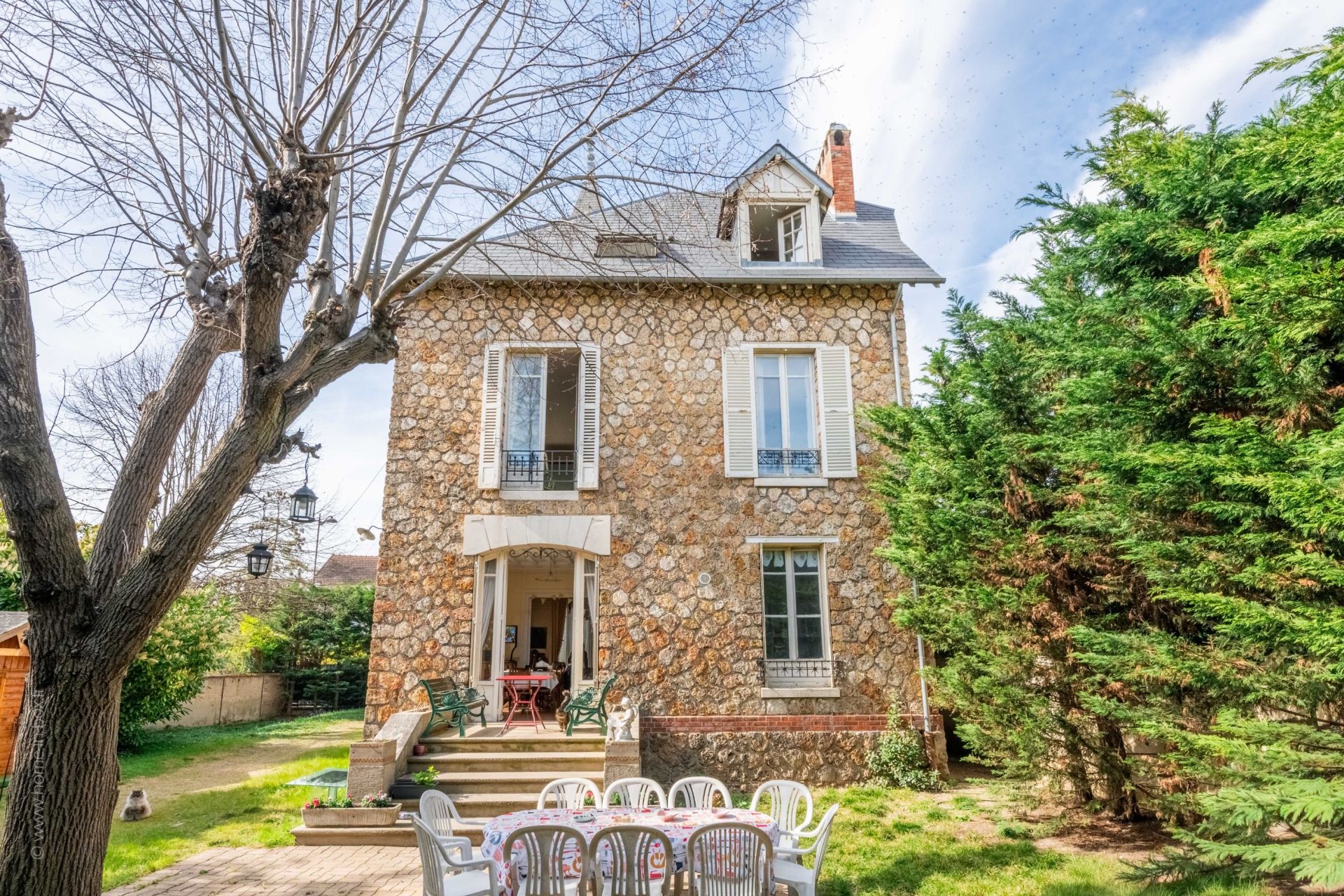 Acheter Maison 8&nbsp;Pièces 216&nbsp;m² Rueil-Malmaison
