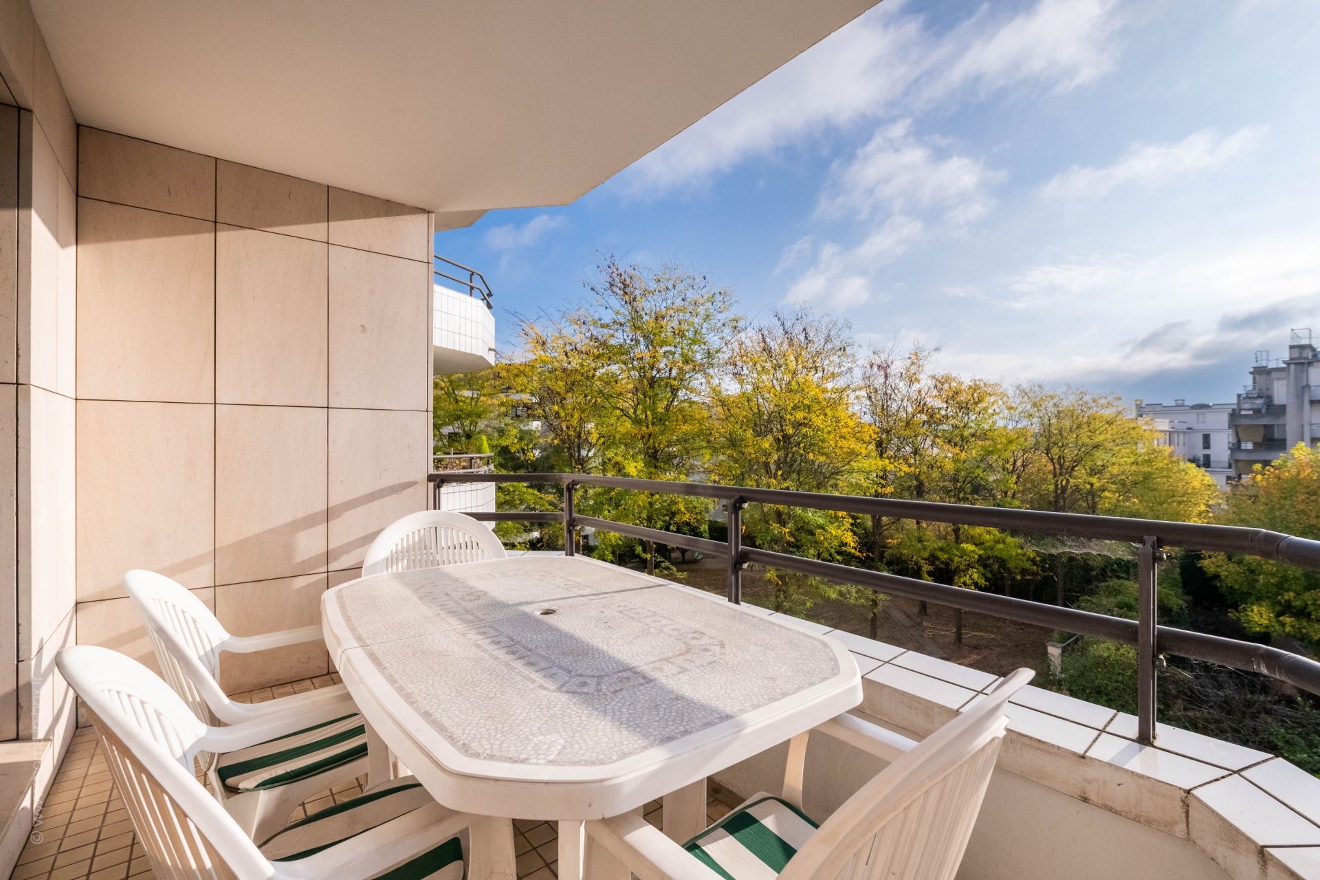 Acheter Appartement 4&nbsp;Pièces 88.91&nbsp;m² Suresnes