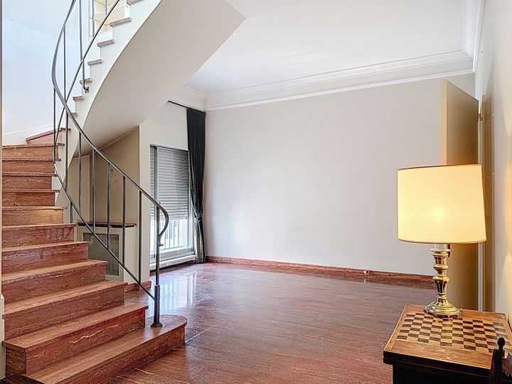 duplex 7 pièces en vente sur RUEIL MALMAISON (92500) Vente Duplex Rueil-Malmaison 92500 231.43 m²