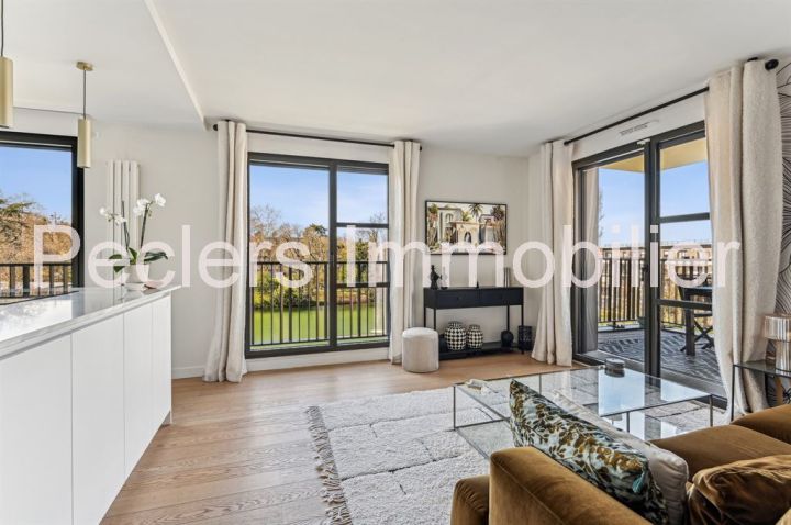 appartement 4 pièces en vente sur RUEIL MALMAISON (92500) Vente Appartement Rueil-Malmaison 92500 87.01 m²