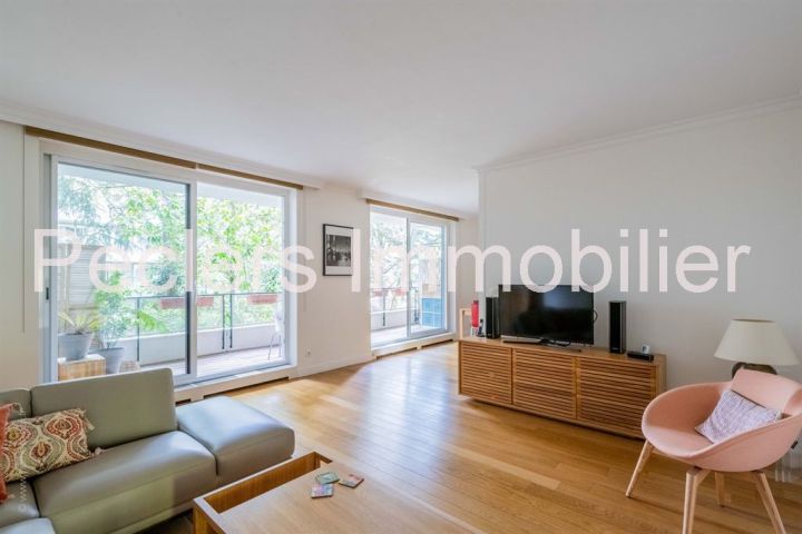 appartement 4 pièces en vente sur RUEIL MALMAISON (92500) Vente Appartement Rueil-Malmaison 92500 107.36 m²