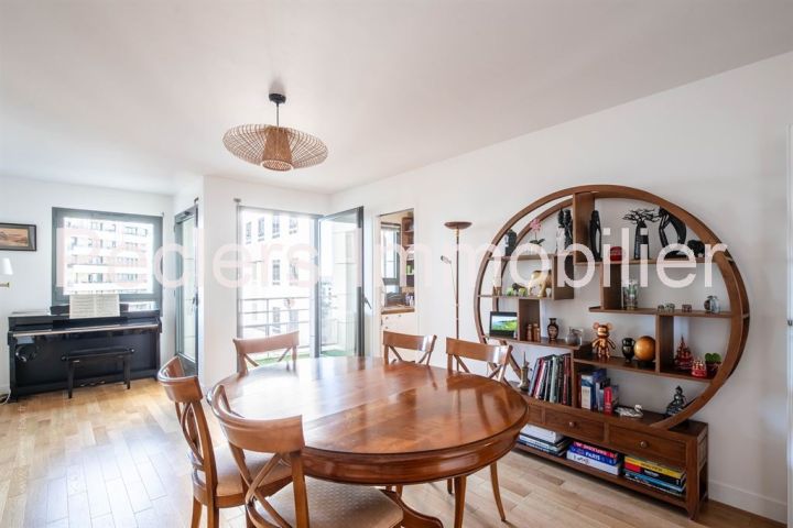 appartement 5 pièces en vente sur RUEIL MALMAISON (92500) Vente Appartement Rueil-Malmaison 92500 125.75 m²