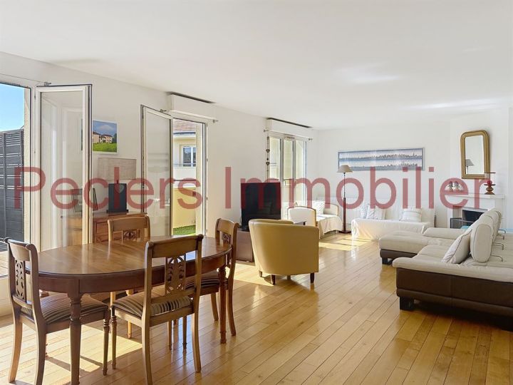 appartement 6 pièces en vente sur RUEIL MALMAISON (92500) Vente Appartement Rueil-Malmaison 92500 135.79 m²