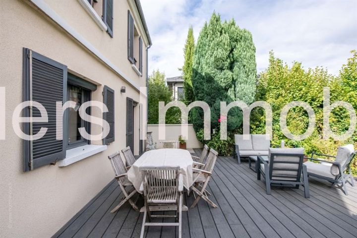 maison 7 pièces en vente sur RUEIL MALMAISON (92500) Vente Maison Rueil-Malmaison 92500 181.69 m²