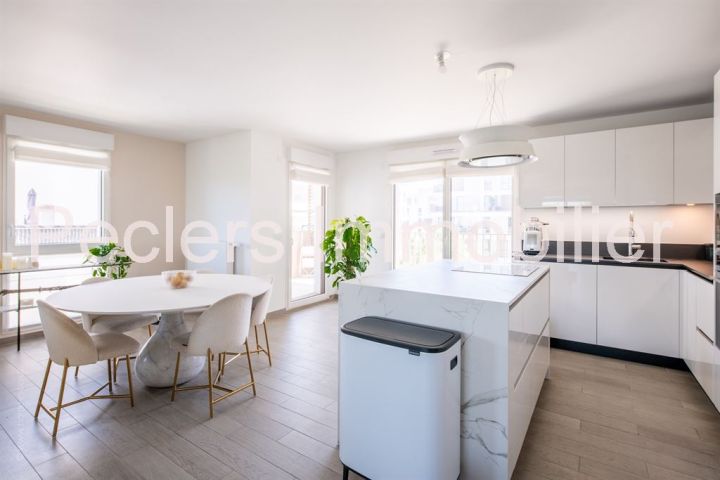 appartement 5 pièces en vente sur RUEIL MALMAISON (92500) Vente Appartement Rueil-Malmaison 92500 130.52 m²