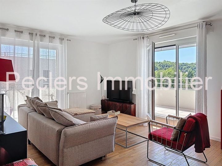 appartement 4 pièces en vente sur RUEIL MALMAISON (92500) Vente Appartement Rueil-Malmaison 92500 85.88 m²