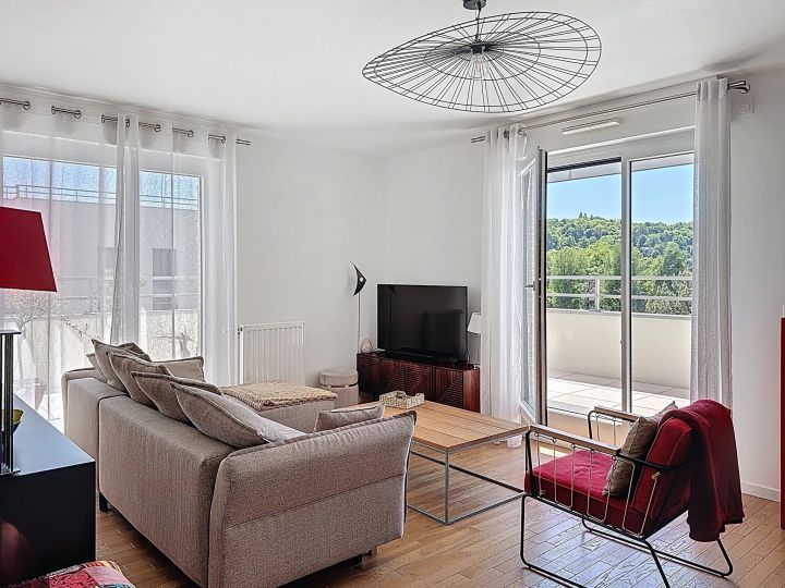 appartement 4 pièces en vente sur RUEIL MALMAISON (92500) Vente Appartement Rueil-Malmaison 92500 85.88 m²