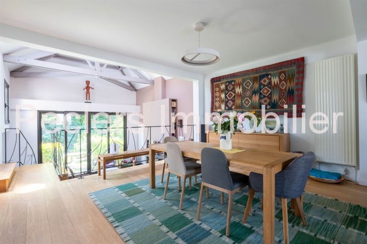maison 9 pièces en vente sur RUEIL MALMAISON (92500) Vente Maison Rueil-Malmaison 92500 230 m²