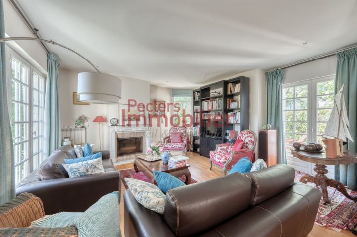 maison 7 pièces en vente sur RUEIL MALMAISON (92500) Vente Maison Rueil-Malmaison 92500 211.41 m²