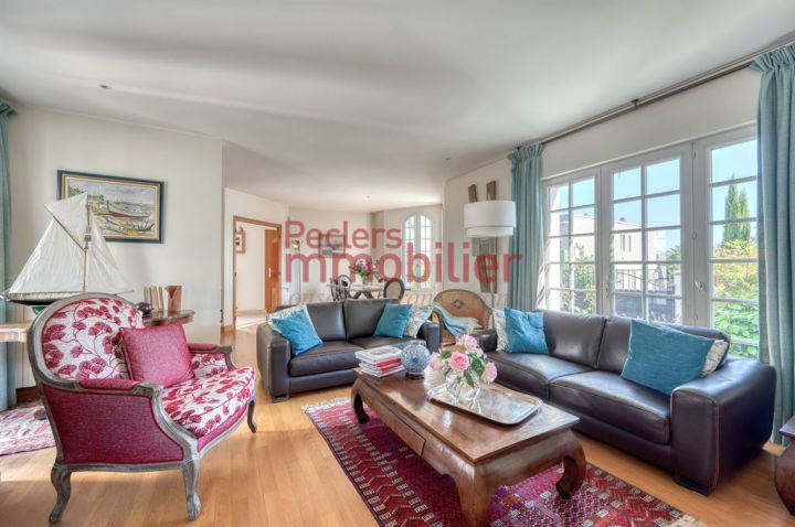 maison 7 pièces en vente sur RUEIL MALMAISON (92500) Vente Maison Rueil-Malmaison 92500 211.41 m²
