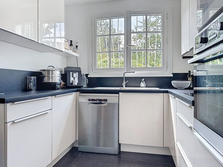 maison 6 pièces en vente sur RUEIL MALMAISON (92500) Vente Maison Rueil-Malmaison 92500 177.65 m²