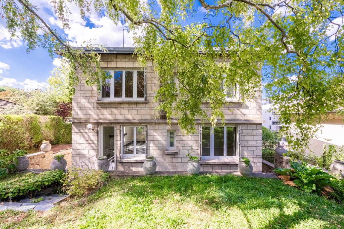 maison 7 Pièces en vente sur RUEIL MALMAISON (92500) - Plus de details