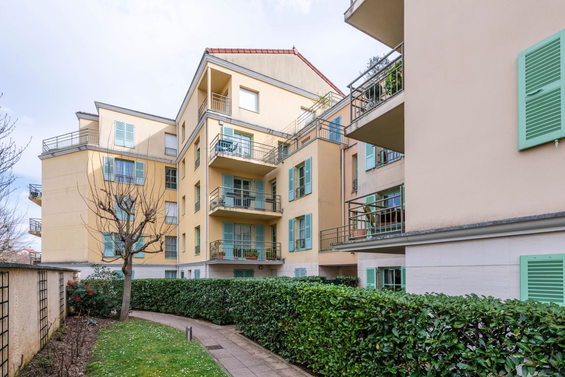 appartement 5 Pièces en vente sur RUEIL MALMAISON (92500) - Plus de details