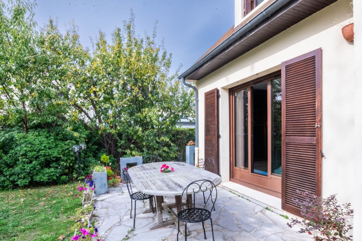 maison 8 Pièces en vente sur RUEIL MALMAISON (92500) - Plus de details