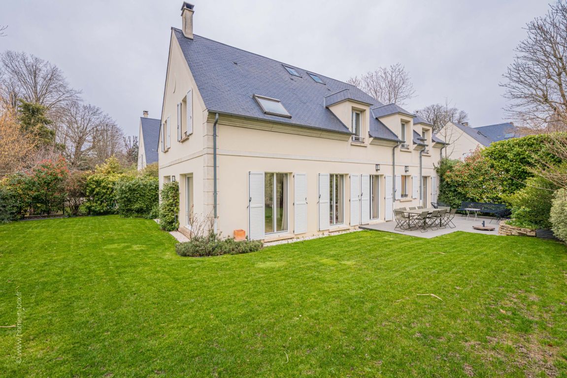 maison 8 Pièces en vente sur RUEIL MALMAISON (92500) - Plus de details