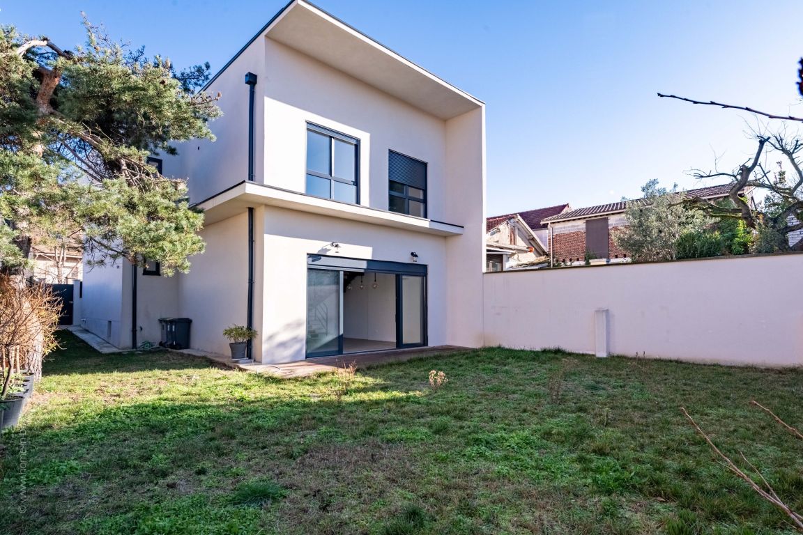 maison 6 Pièces en vente sur NANTERRE (92000) - Plus de details