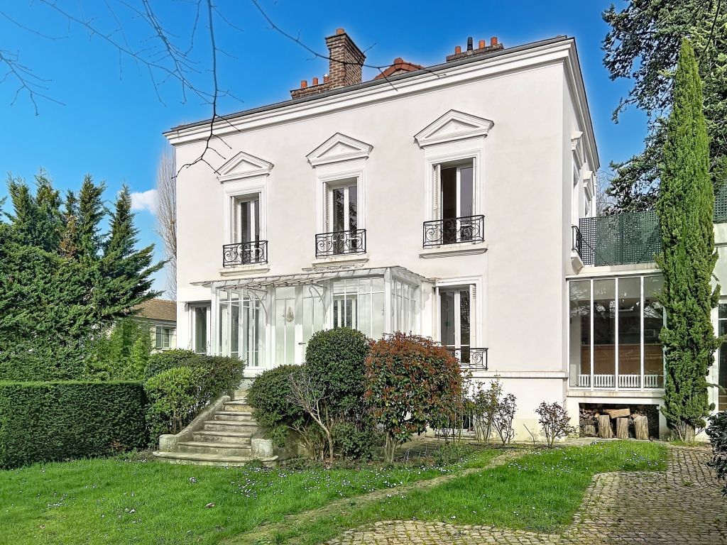 maison 8 Pièces en location sur RUEIL MALMAISON (92500) - Plus de details