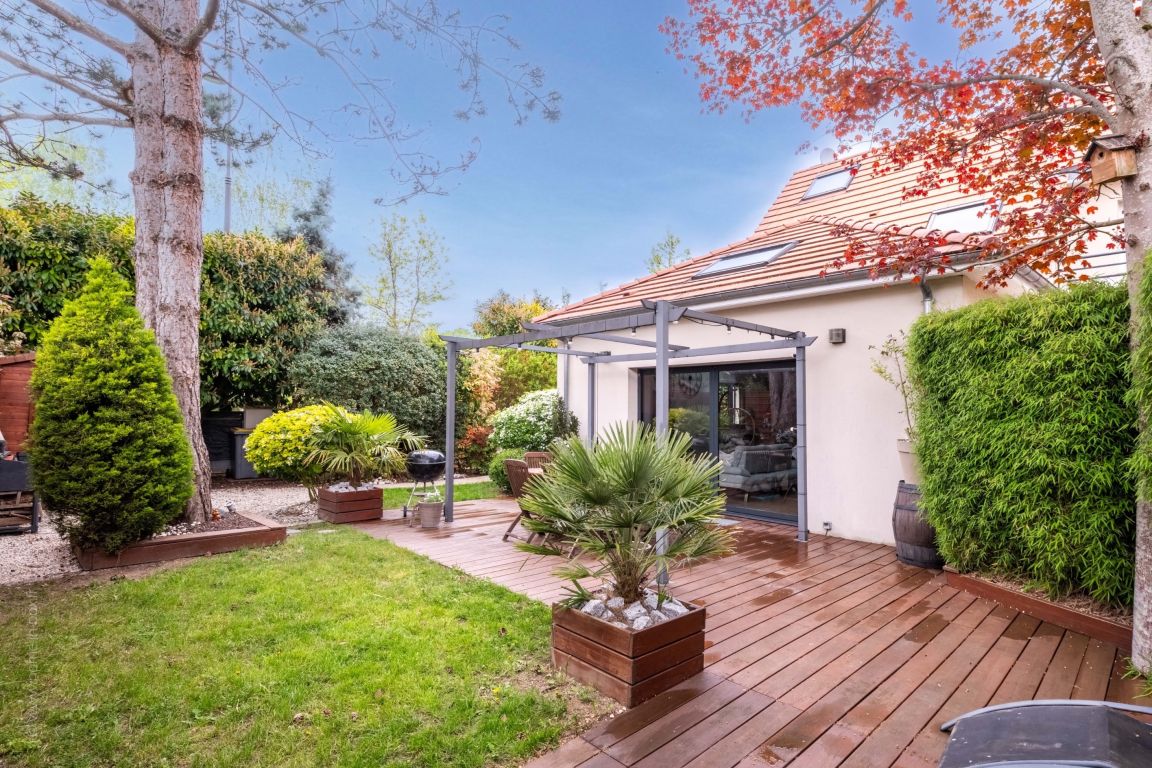 maison 7 Pièces en vente sur RUEIL MALMAISON (92500) - Plus de details