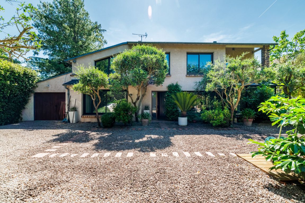 maison 9 Pièces en vente sur RUEIL MALMAISON (92500) - Plus de details