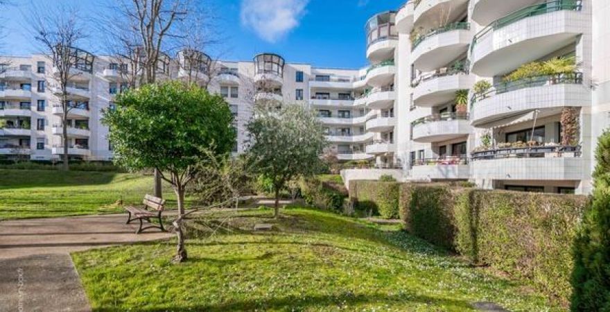 92150 SURESNES
